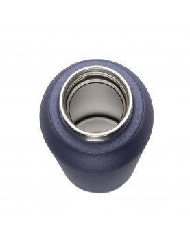 interior de botella de agua con purificación