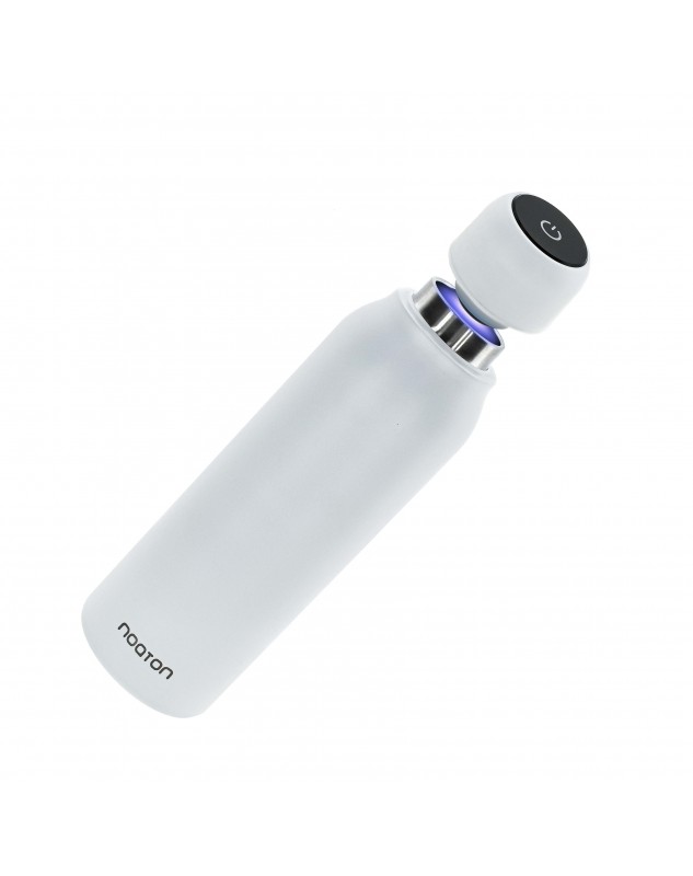 Botella de agua con purificación blanca