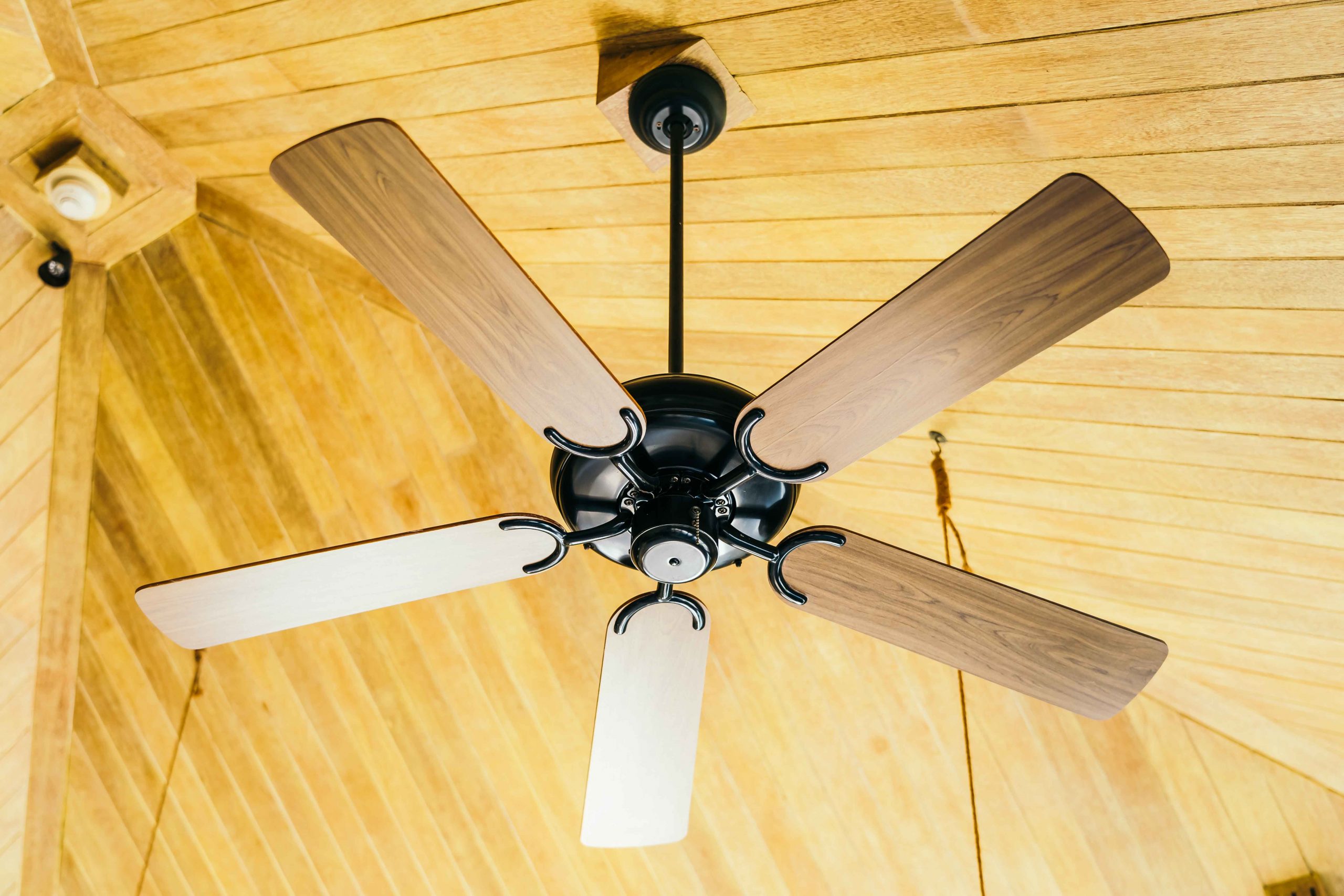 ¿Los ventiladores de techo silenciosos existen de verdad?